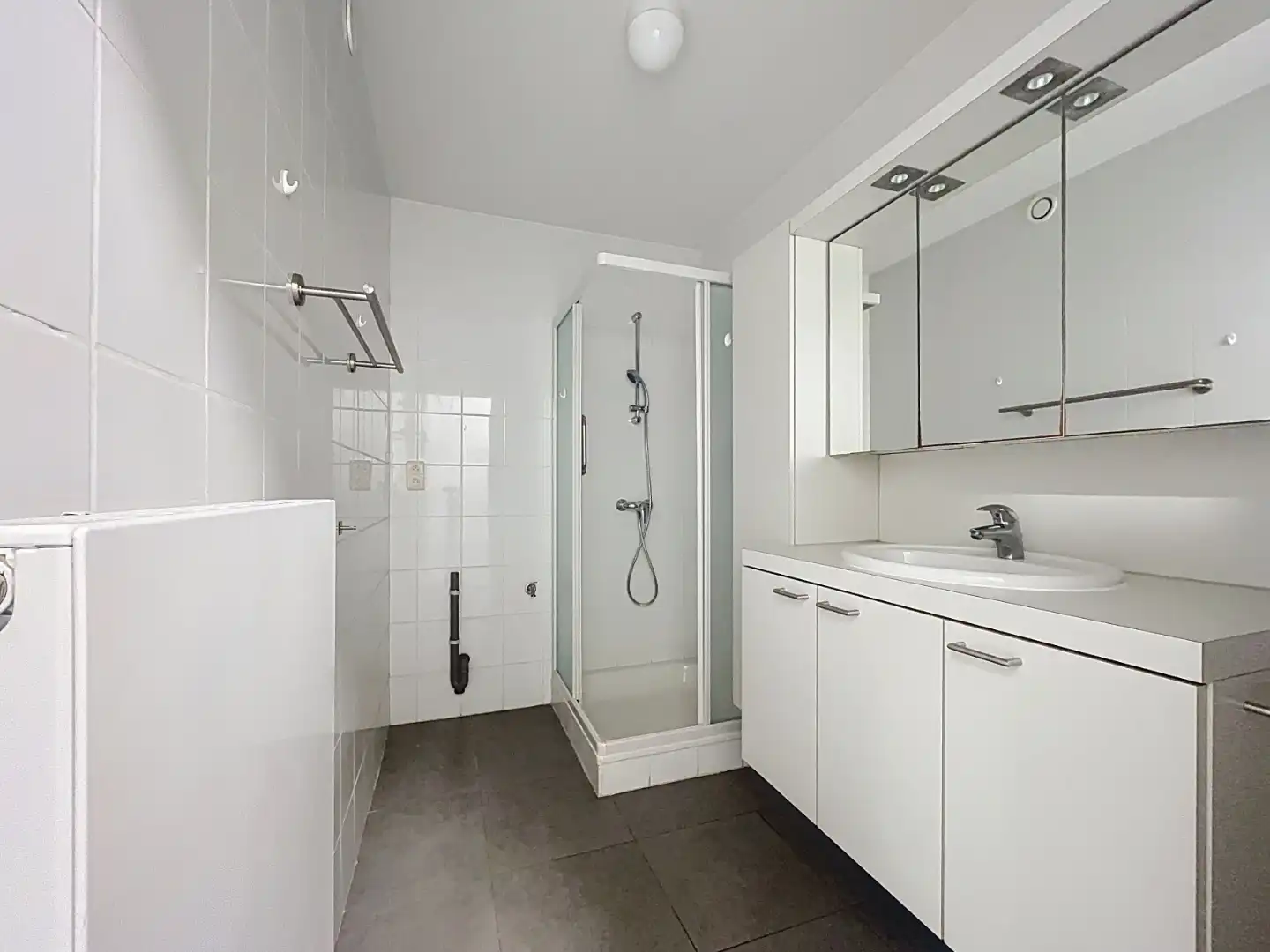 Instapklaar twee slaapkamer appartement op 500m van zee, EPC label B foto 7