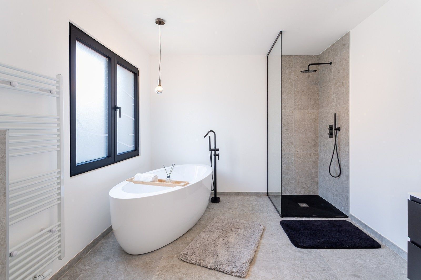 Volledig gerenoveerde, instapklare woning (196 m²) met 5 slaapkamers, moderne keuken & tuin foto 12