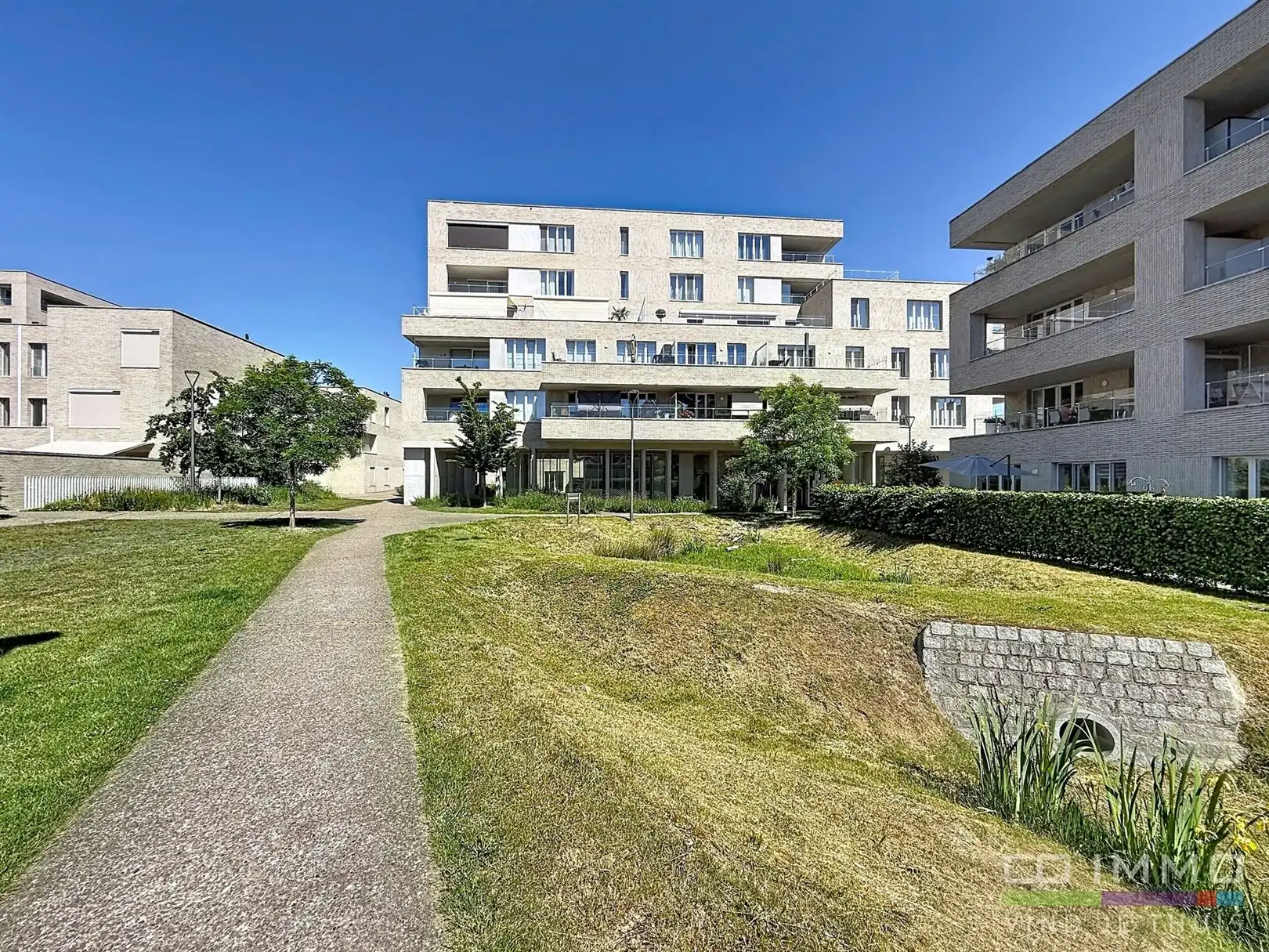 Instapklaar appartement, 1 slpk, autostaanpl. en kelder foto 3