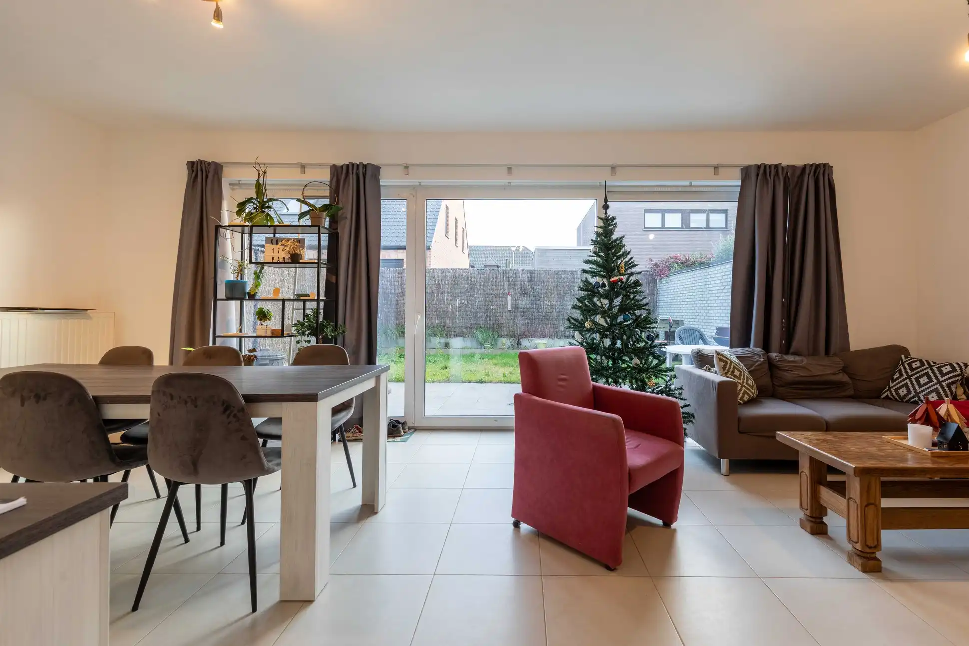 Te koop: Goed gelegen nieuwbouwwoning met tuin en 3 slaapkamers – ideaal voor gezin! foto 3