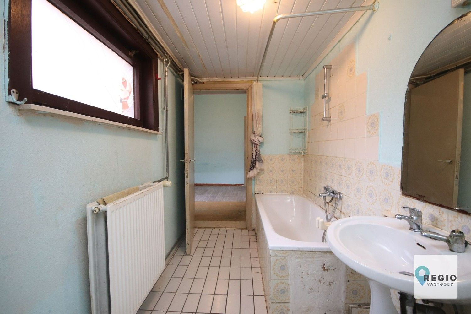 Te renoveren woning te Gentbrugge, Sas- en Bassijnwijk. foto 13