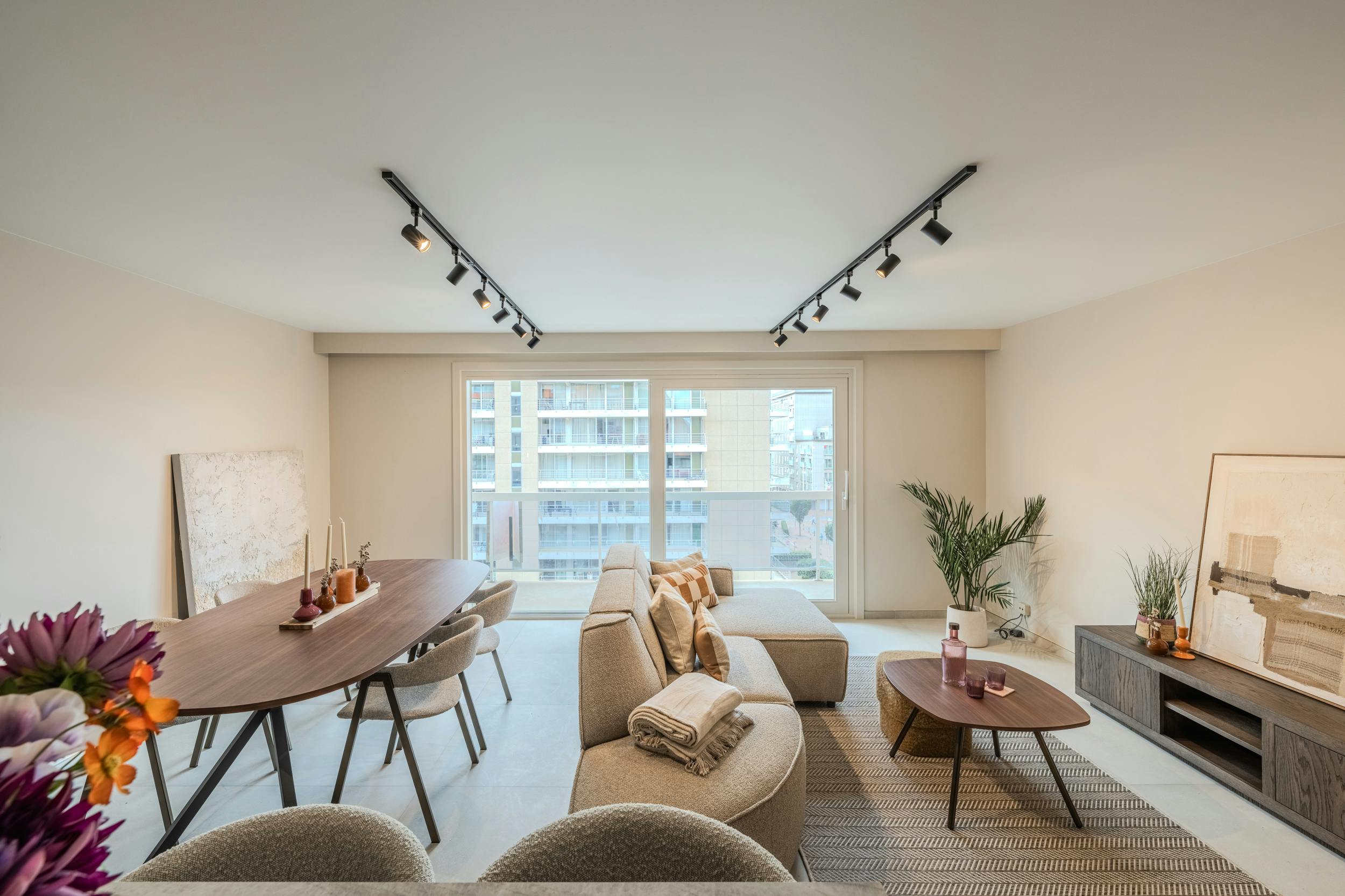 Prachtig gerenoveerd appartement met twee slaapkamers foto 15