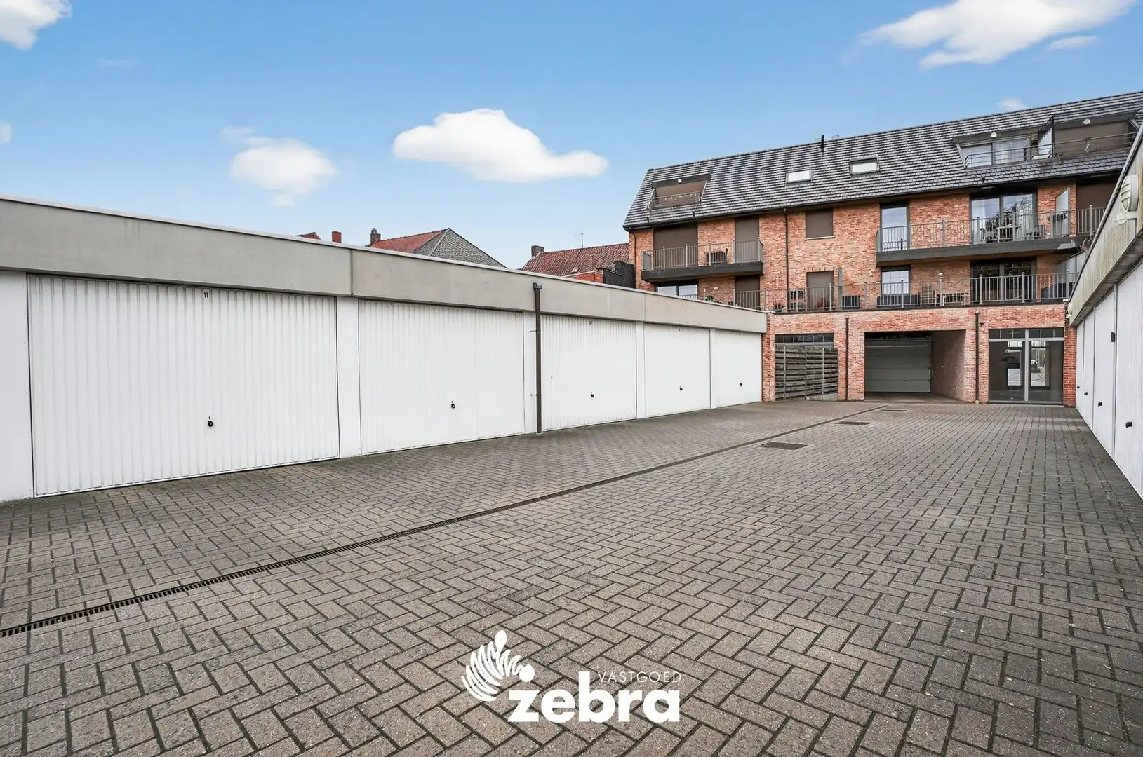 Casco handelsruimte met garage in het centrum van Oostrozebeke! foto 14