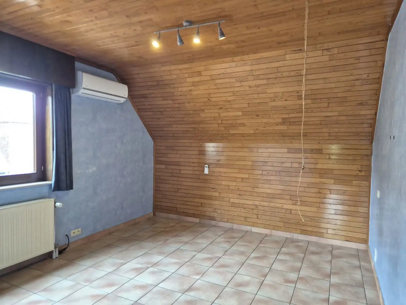 Open bebouwing met 3 slaapkamers, tuin en garage foto 7