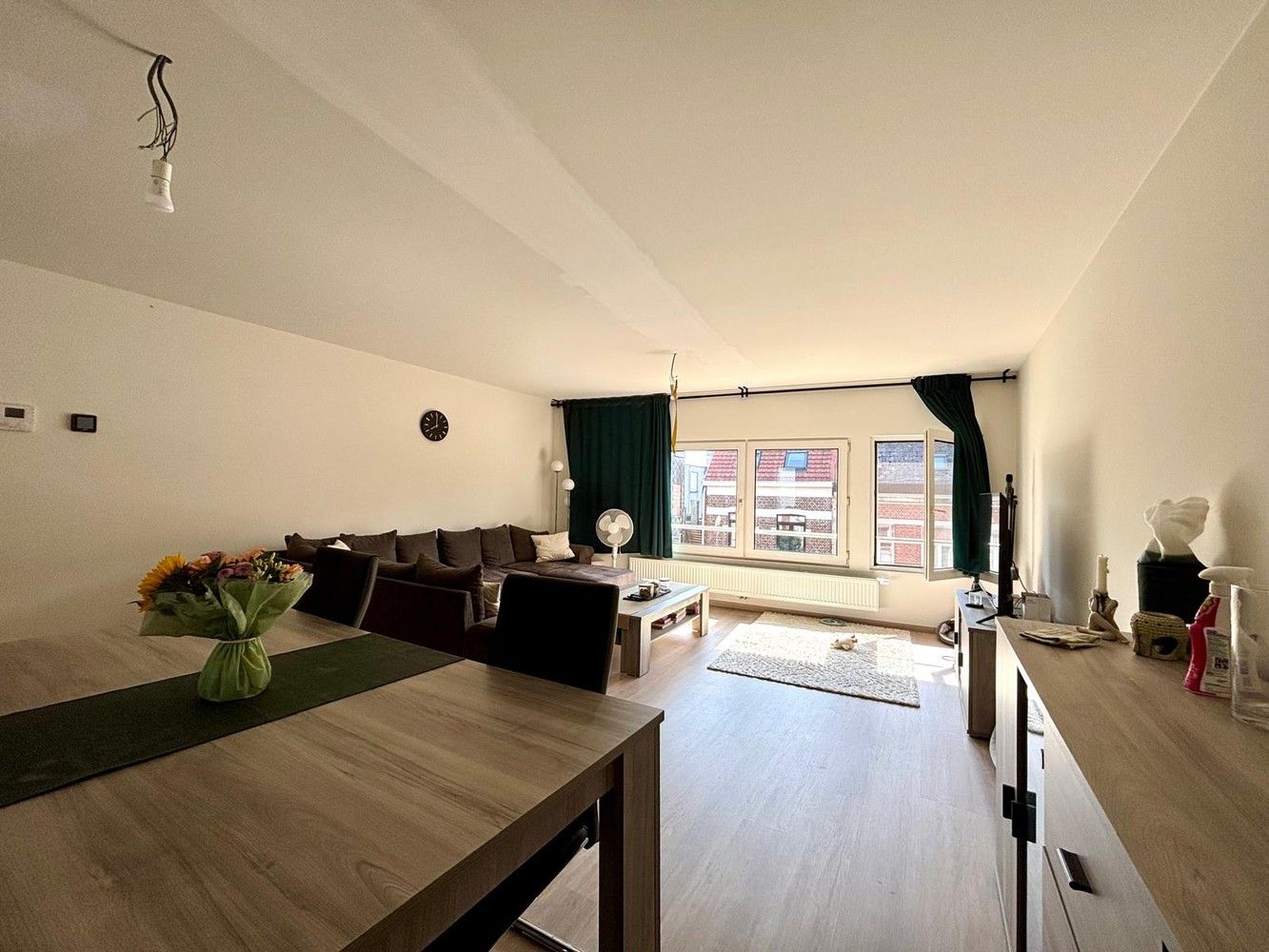 Lichtrijk en modern appartement met twee slaapkamers in het centrum van Wommelgem! foto 4