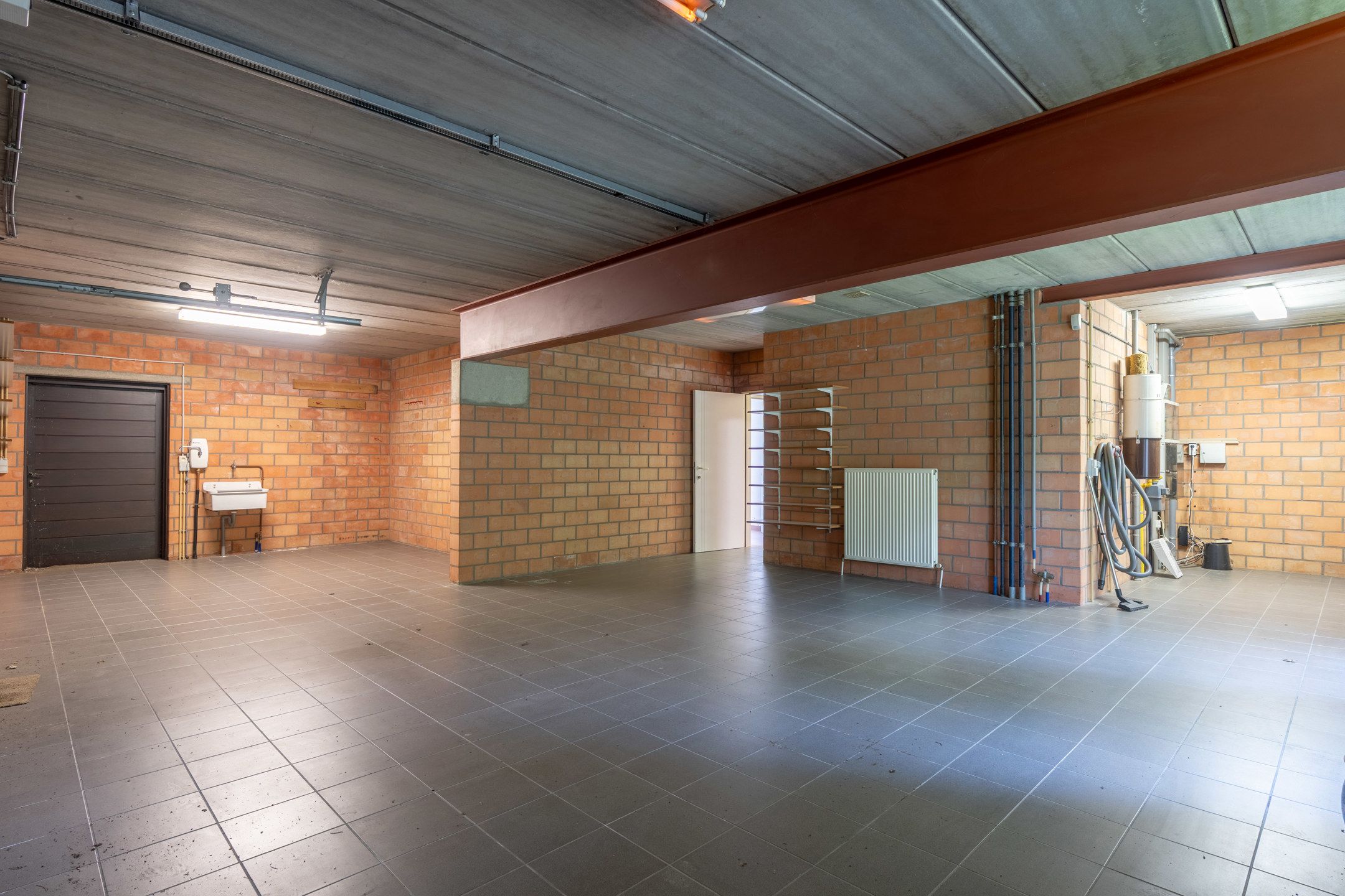 Ruime architectenvilla met 8 slpk's op 1.832 m² te Vosselaar foto 19