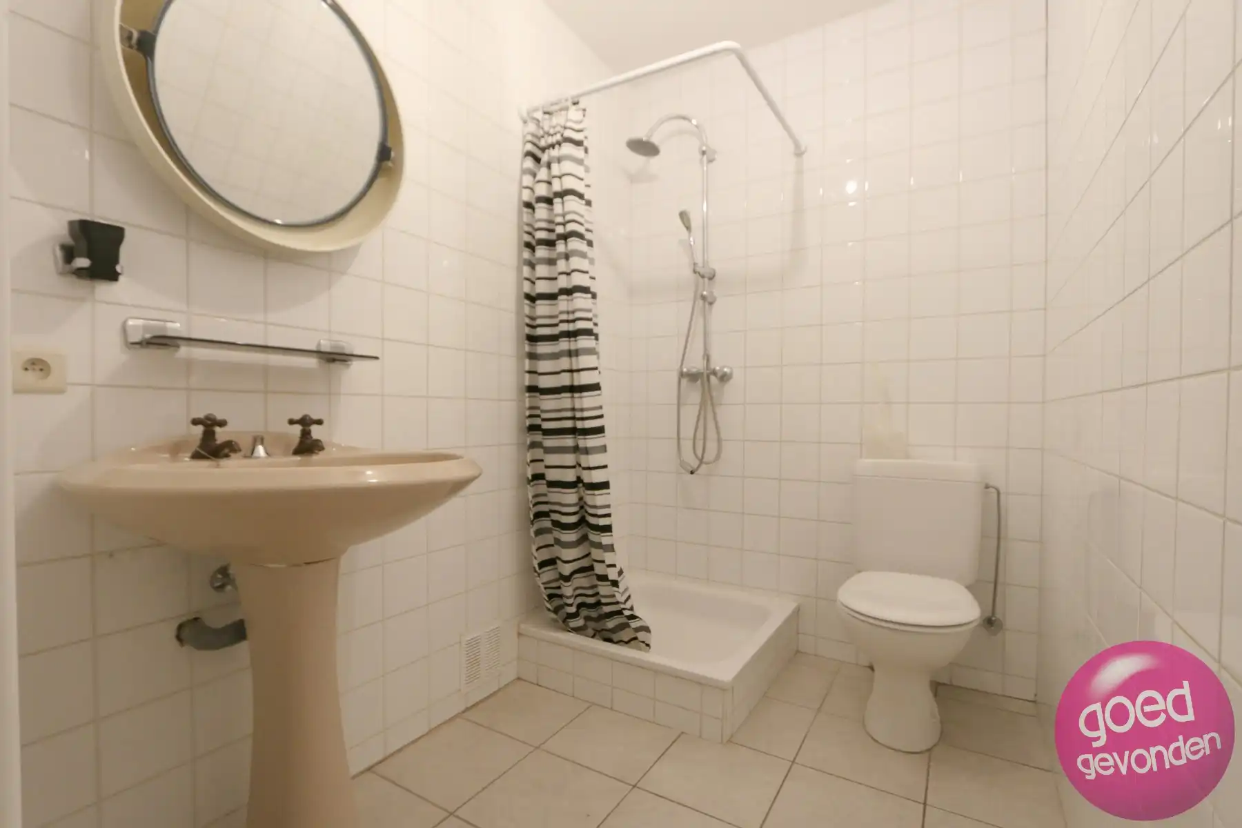 HANDELSHUIS - VEEL PASSAGE - INSTAPKLAAR - 2 à 3 SLK - KOER foto 15