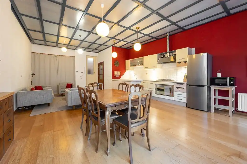 Polyvalente ruimte ingedeeld als appartement foto 2