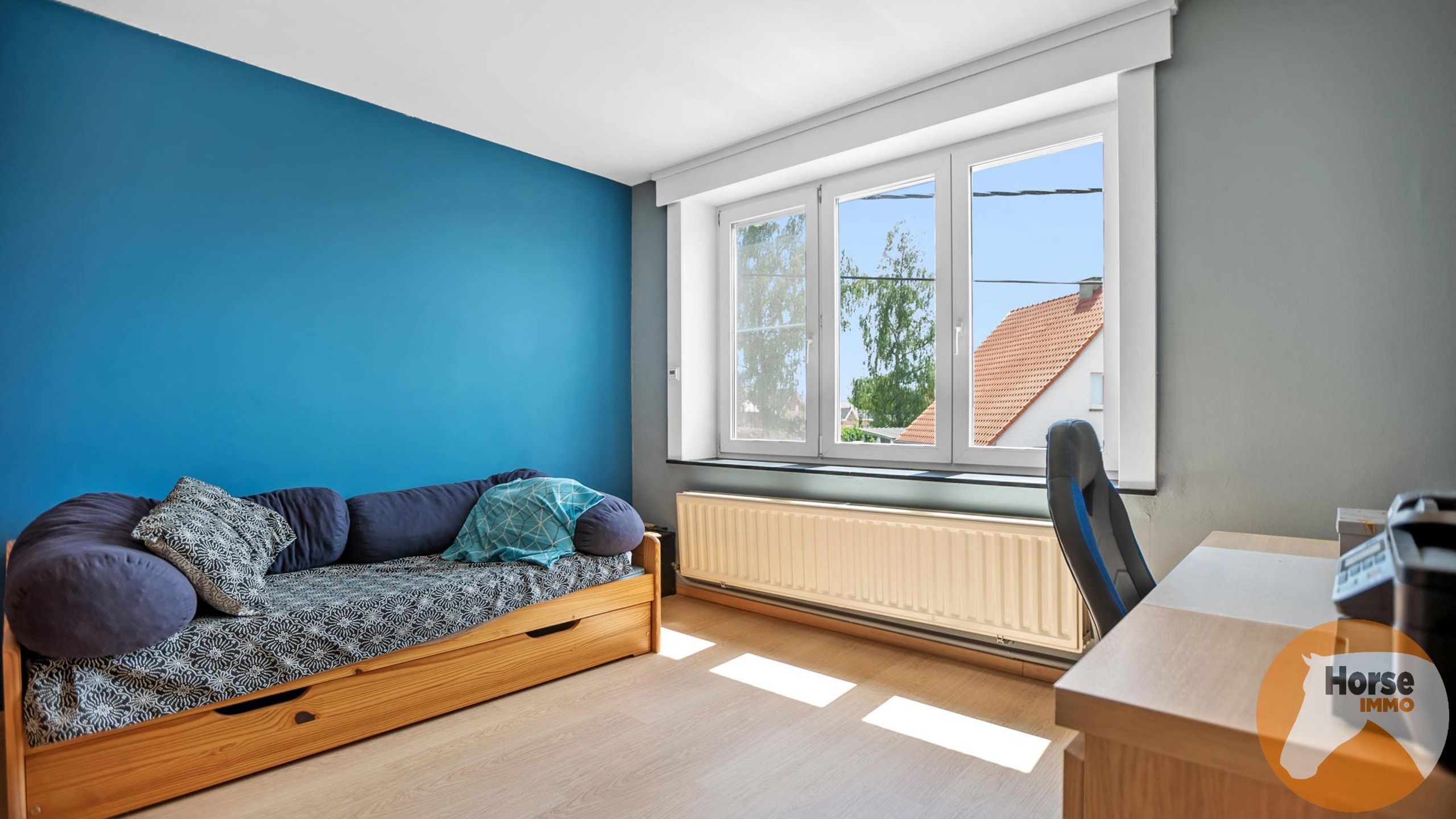 MOERBEKE - Instapklare woning met aanpalende weide en stallen foto 11