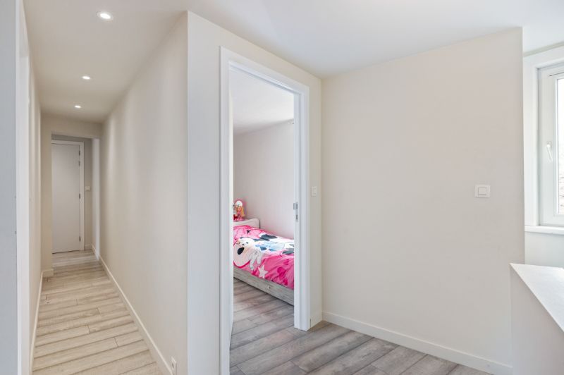 Instapklare woning met 4 slaapkamers en zonnige tuin foto 19