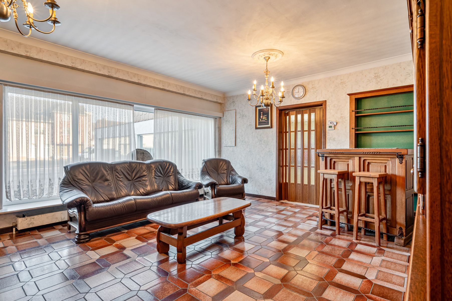 Ruime (handels) woning met groot werkhuis, tuin en garage foto 5