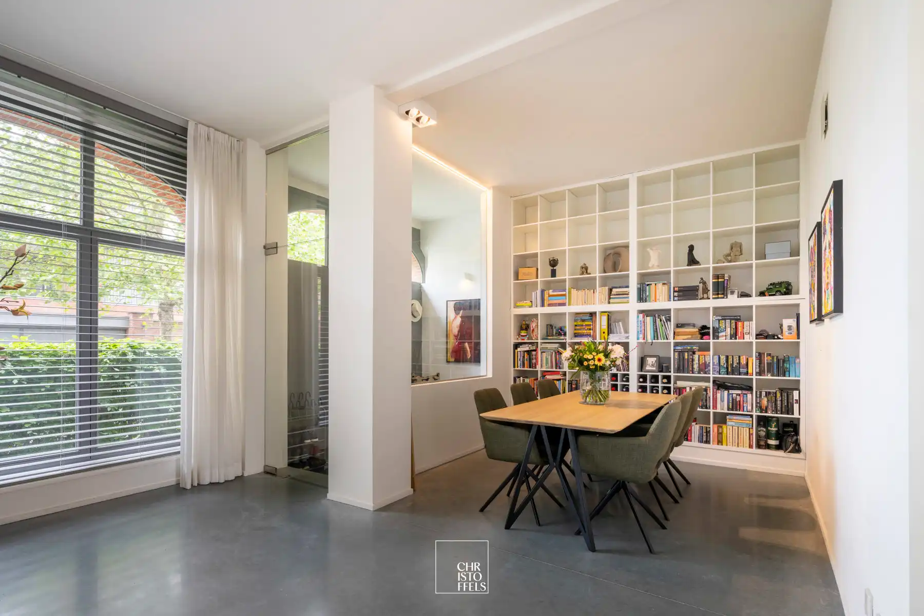 Luxe afgewerkte stadswoning (235m²) in domein Oud Rekem foto 4