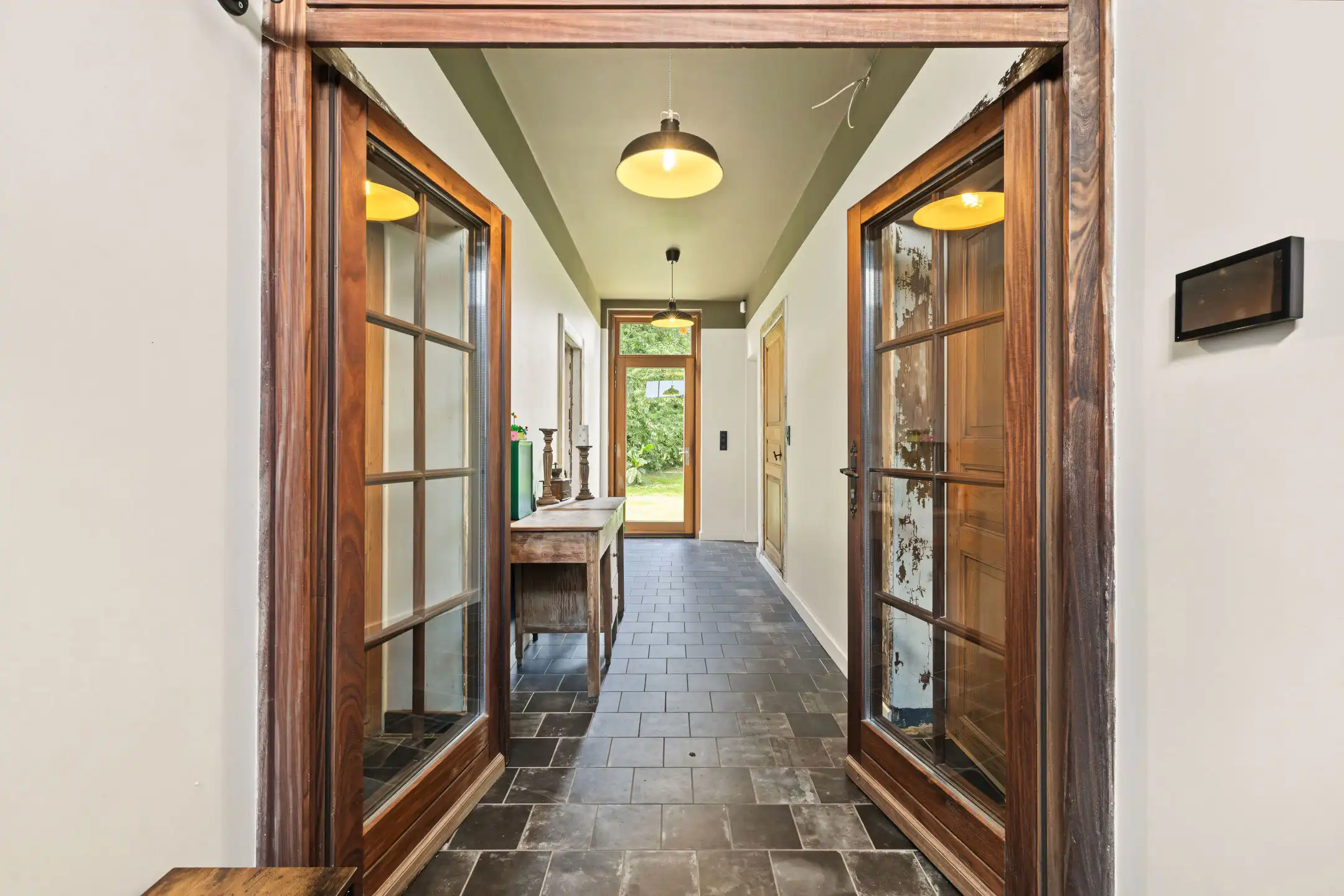 Charmant en instapklaar landhuis met prachtige tuin op 20a foto 6
