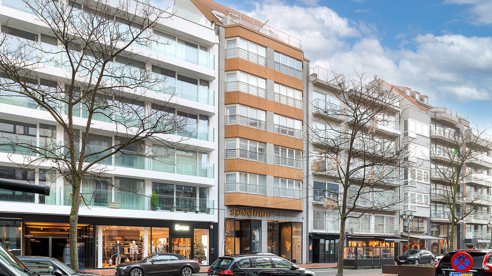 Penthouse met ruime terrassen nabij het strand te koop foto {{pictureIndex}}