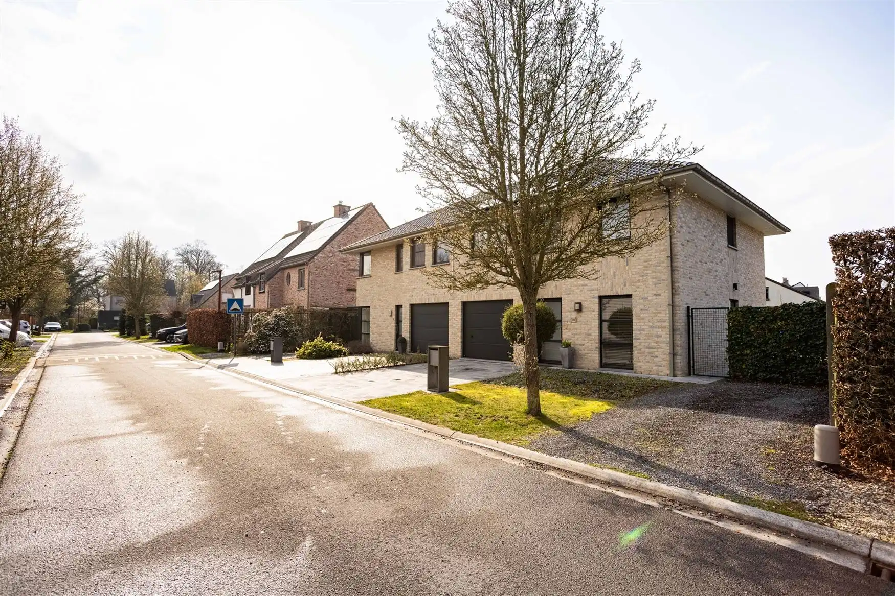 Instapklaar gezinshuis met zonnige tuin foto 2