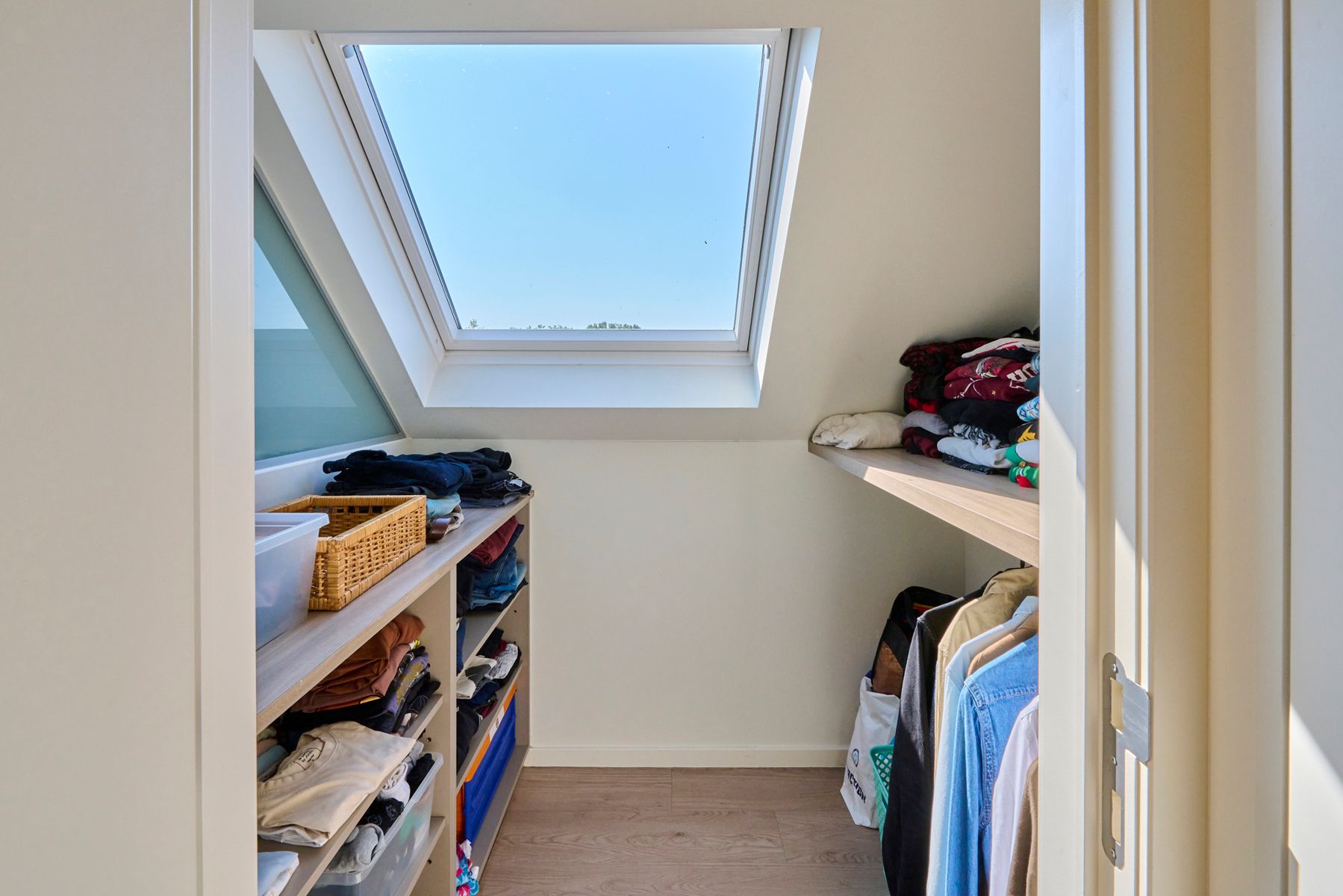 Exclusieve woning met handelzaak,appartement, zwembad en lift. foto 46