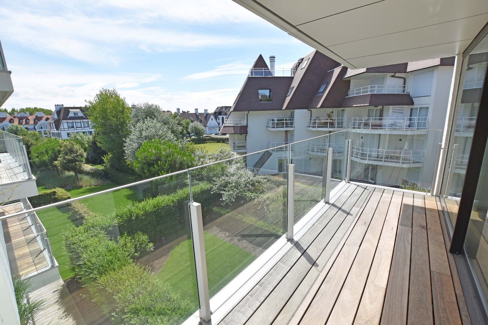 ()=>{if(producerUpdateValueVersion(node),producerAccessed(node),node.value===ERRORED)throw node.error;return node.value} Kustlaan 379 -/F1 - 8300 Knokke-Heist