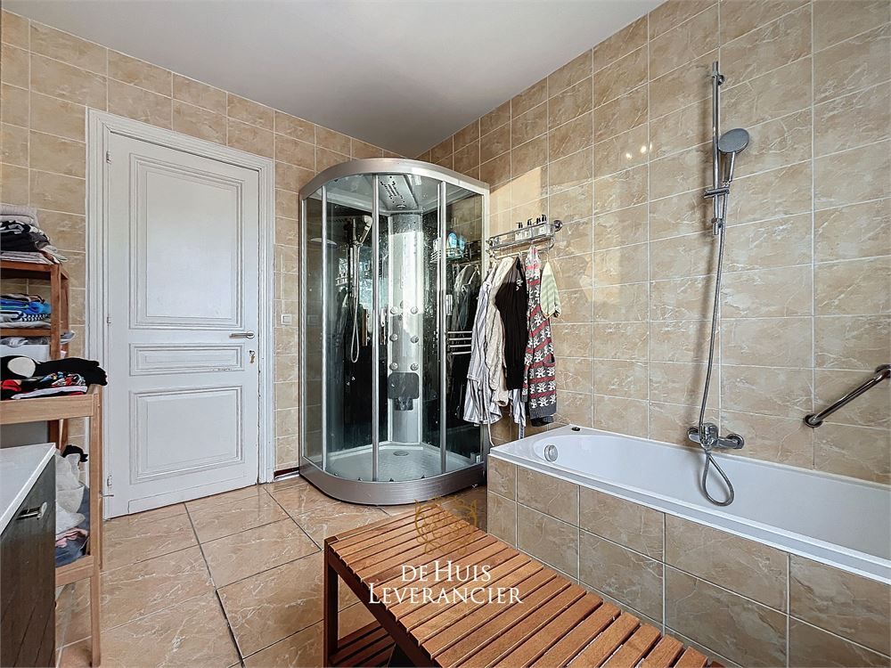 RUIME woning te koop (8 slpks, 2 badk) die ook perfect als tweewoonst kan dienen foto 19