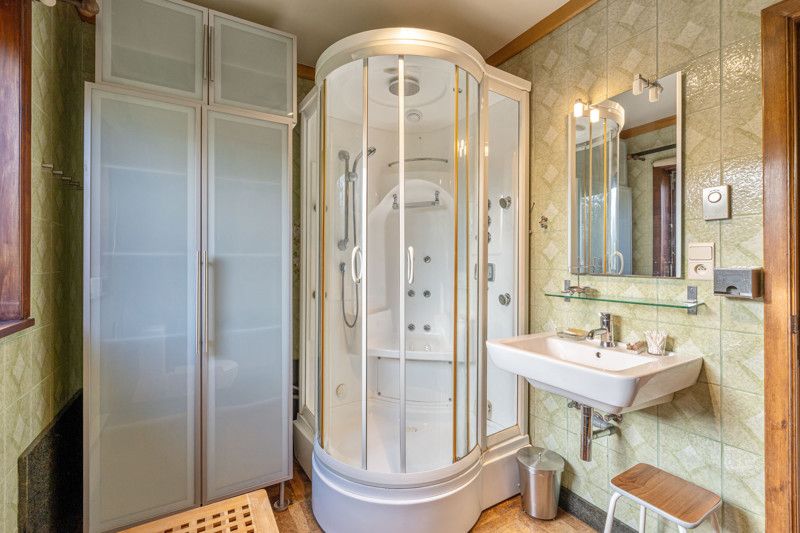 Statige villa op een perceel van 42are 70ca foto 28