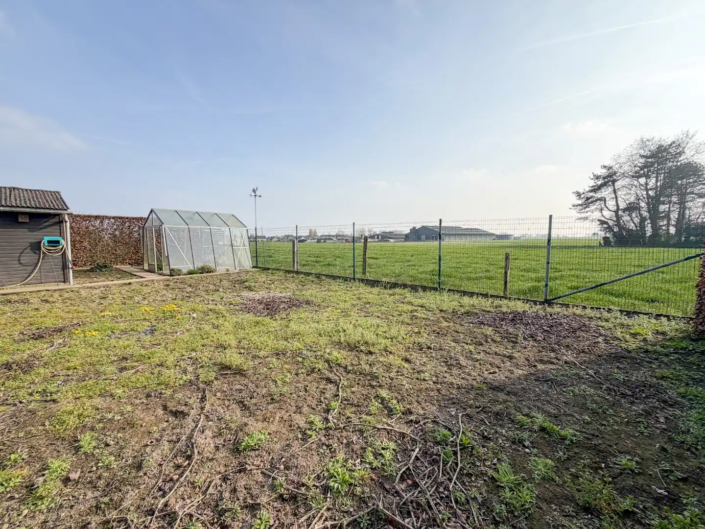Villa op groot perceel met open zicht: 4 slaapkamers, 2 badkamers, grote tuin, topper te Torhout! foto 7