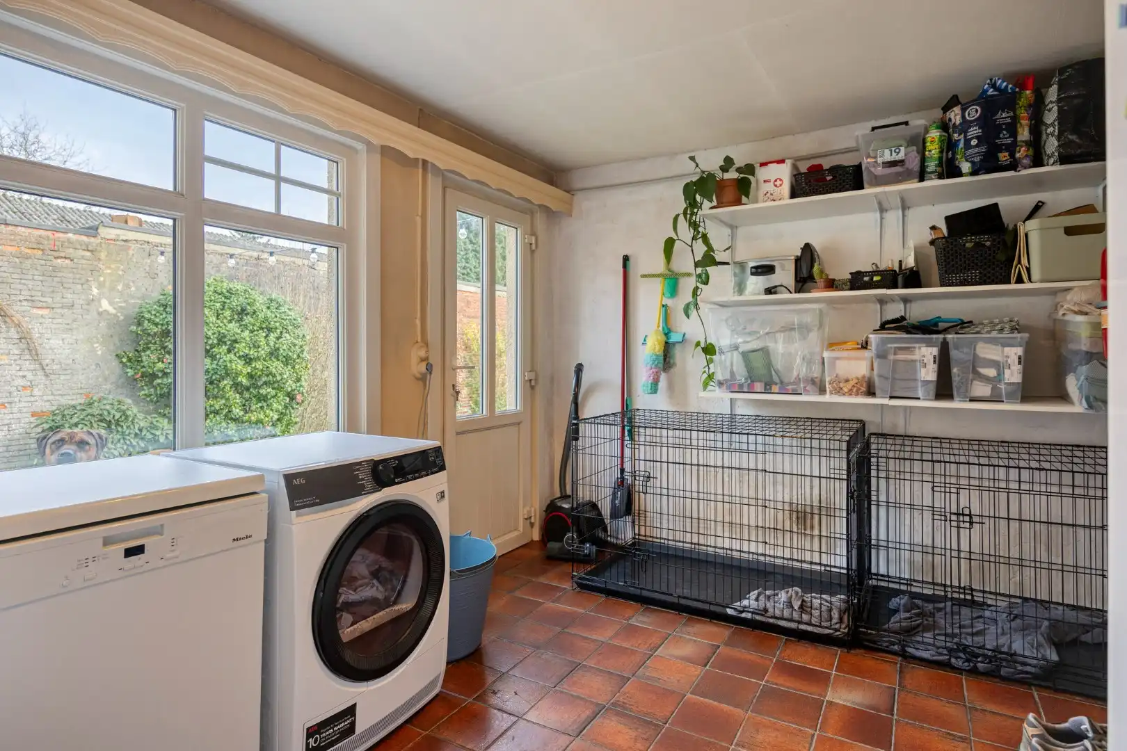 Ruime, instapklare woning met prachtig karakter en unieke tuin (29a40ca) !  foto 12