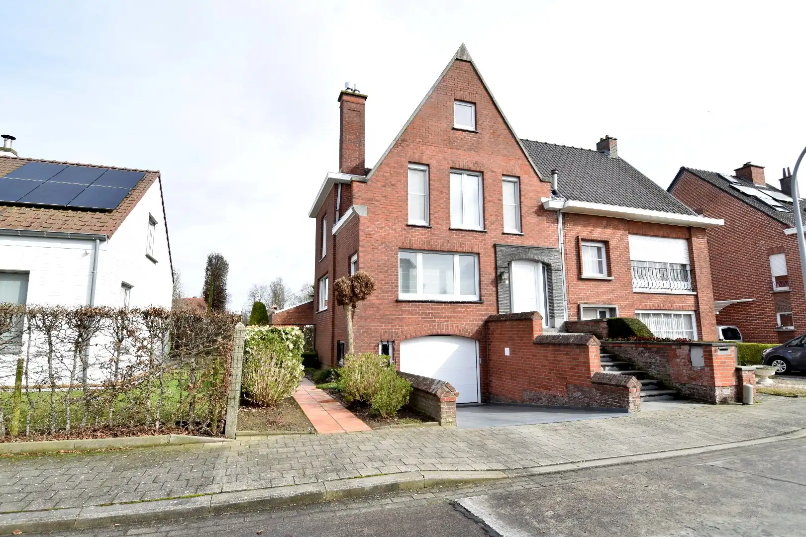 Karaktervolle woning met 3 slaapkamers, garage én tuin op een rustige locatie te koop in Marke foto 18