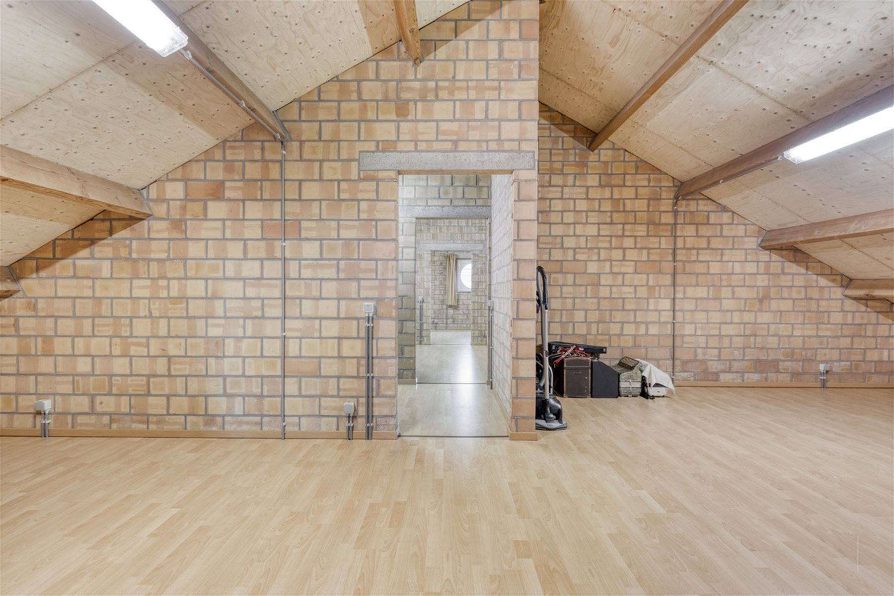 Vrijstaande woning met wijds uitzicht over de velden foto 15