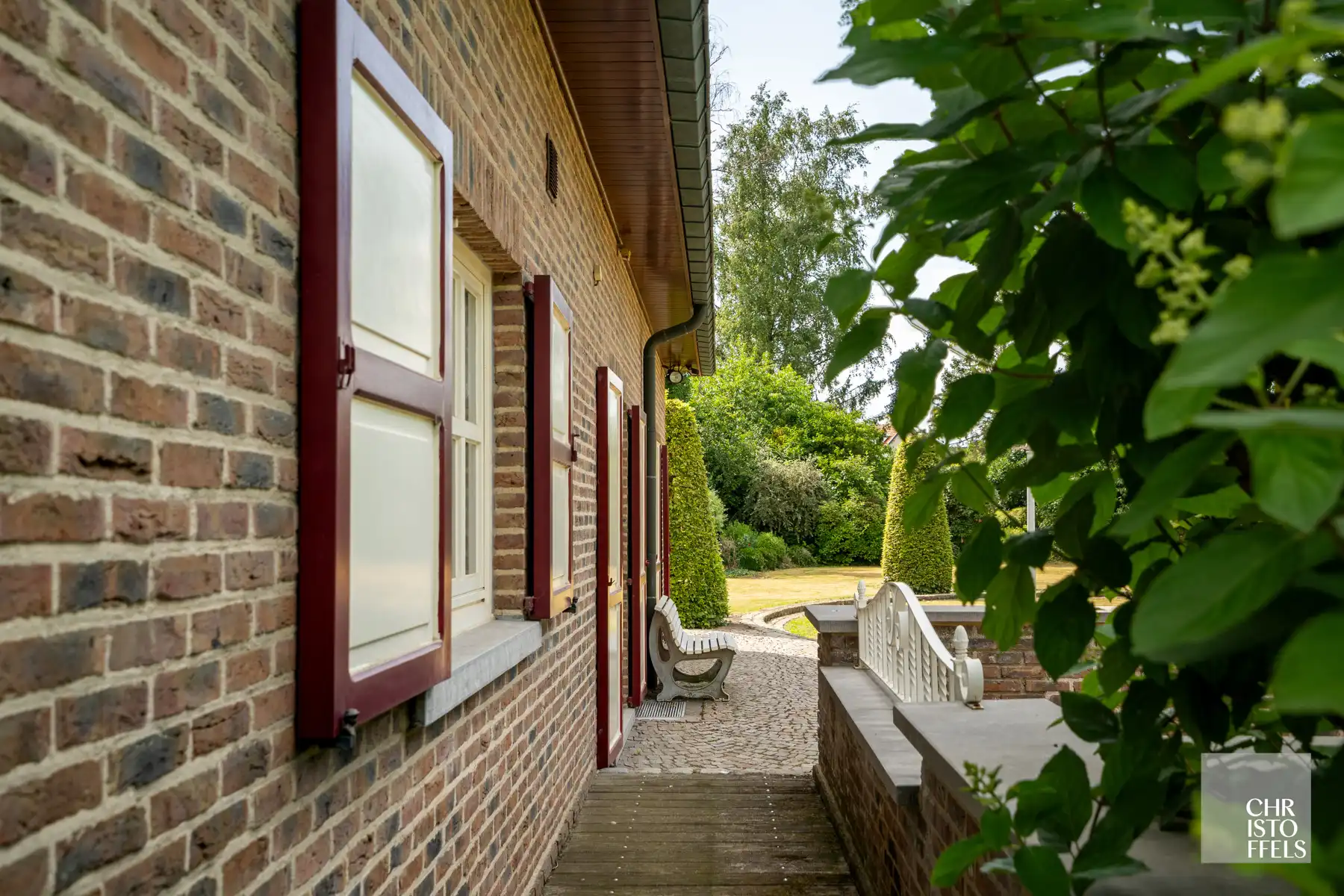 Riante en verzorgde villa van 694m2 op 1ha 00a 18ca! foto 36