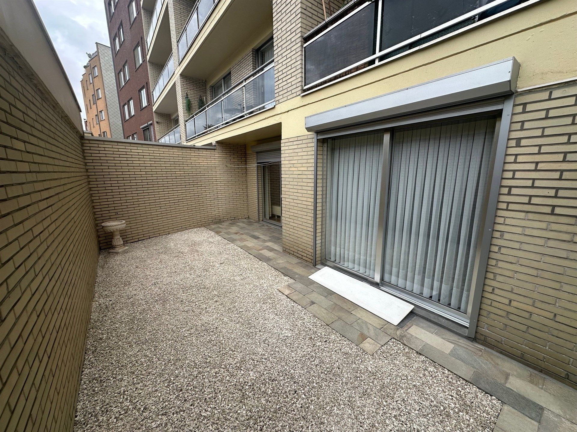 Ruim gelijkvloers appartement met 2 slaapkamers, ruim terras en garage foto 6