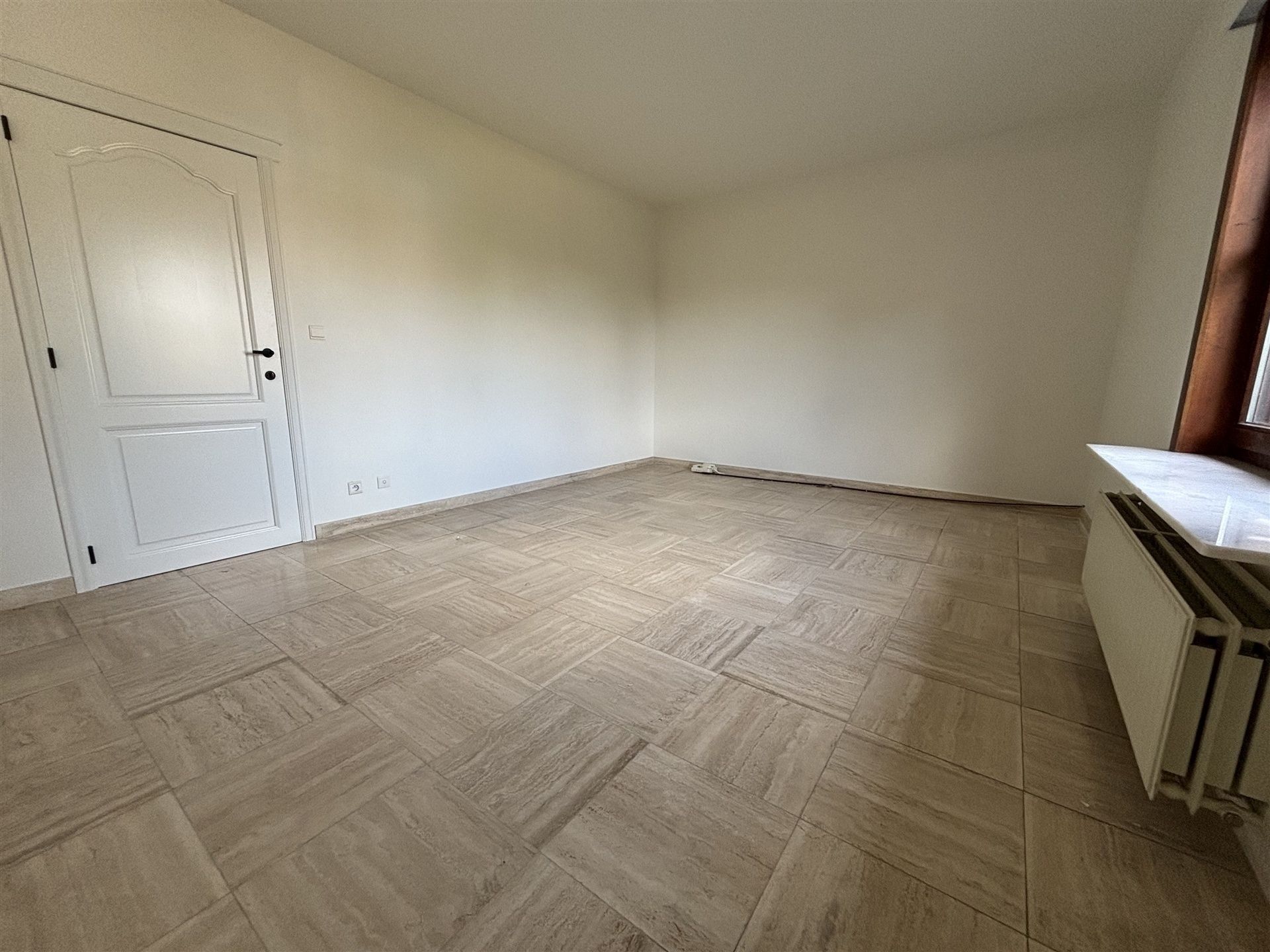 Ruime woning met grote tuin in een rustige straat foto 16