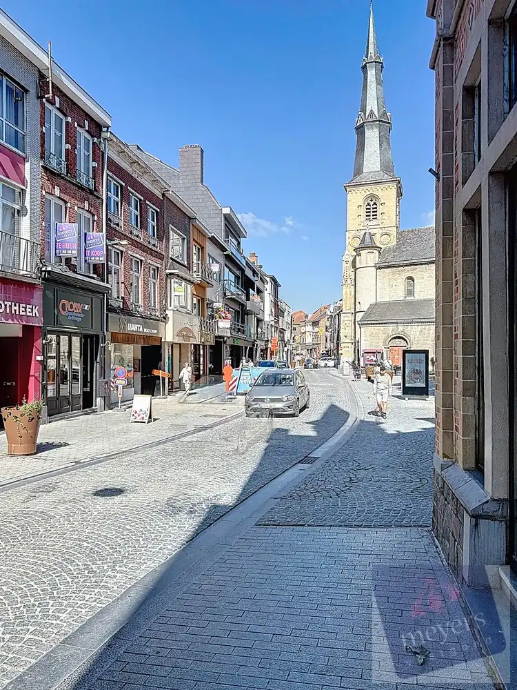 Exclusief handelspand met woonst op absolute topligging in Sint-Truiden foto 3