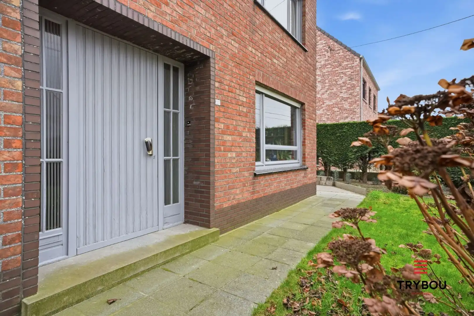 Woning met ruimte en veel mogelijkheden te koop in Zarren! foto 3