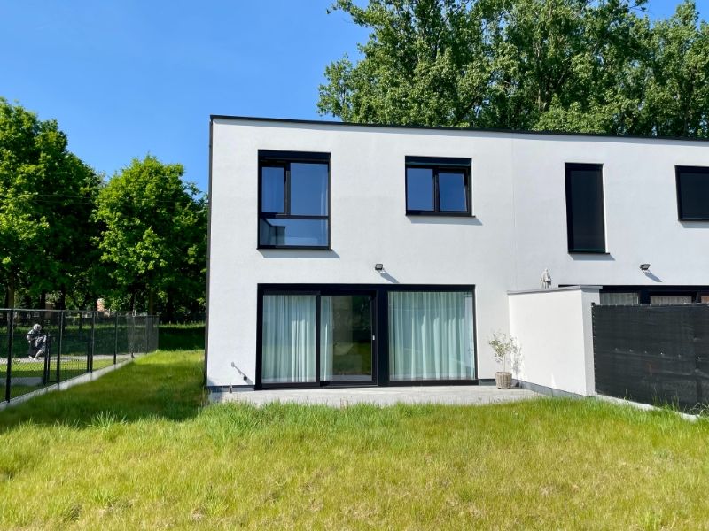 Prachtige nieuwbouwwoning aan de groene rand van Evergem foto 14