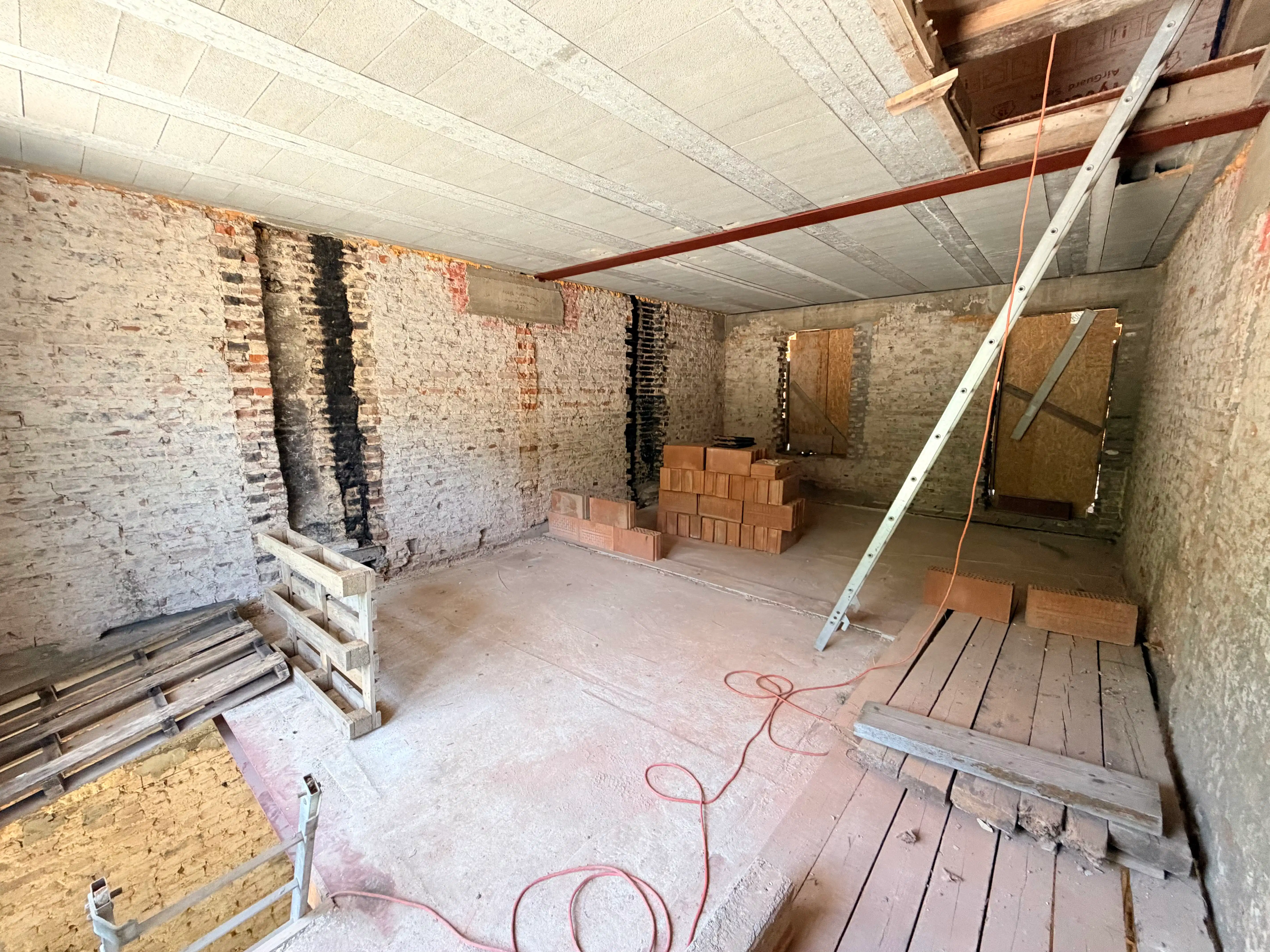 Genk - Fransebosstraat 53: Naar wens af te werken woning met veel potentieel en ruime tuin. foto 11