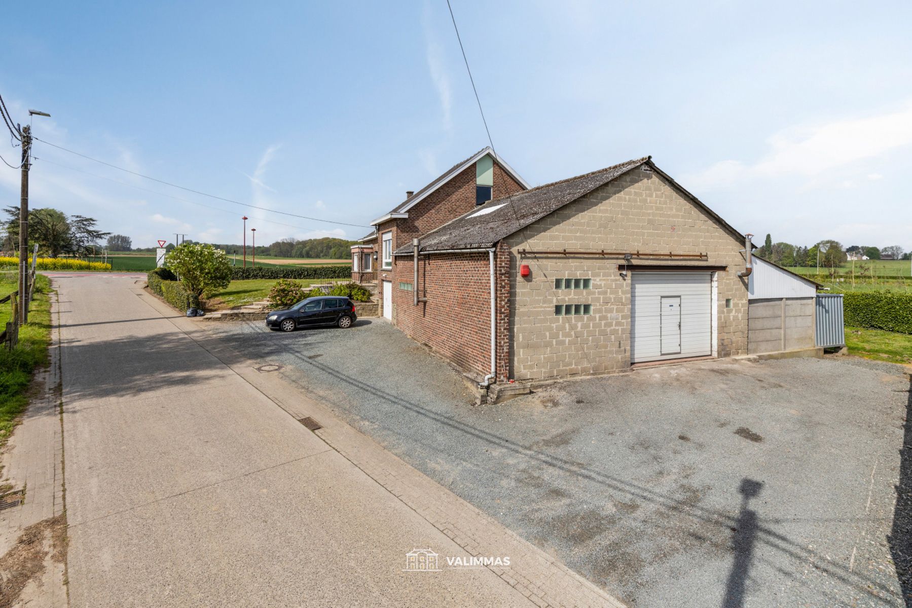 Ruime alleenstaande woning op ± 22 are, met atelier en tuin foto 5
