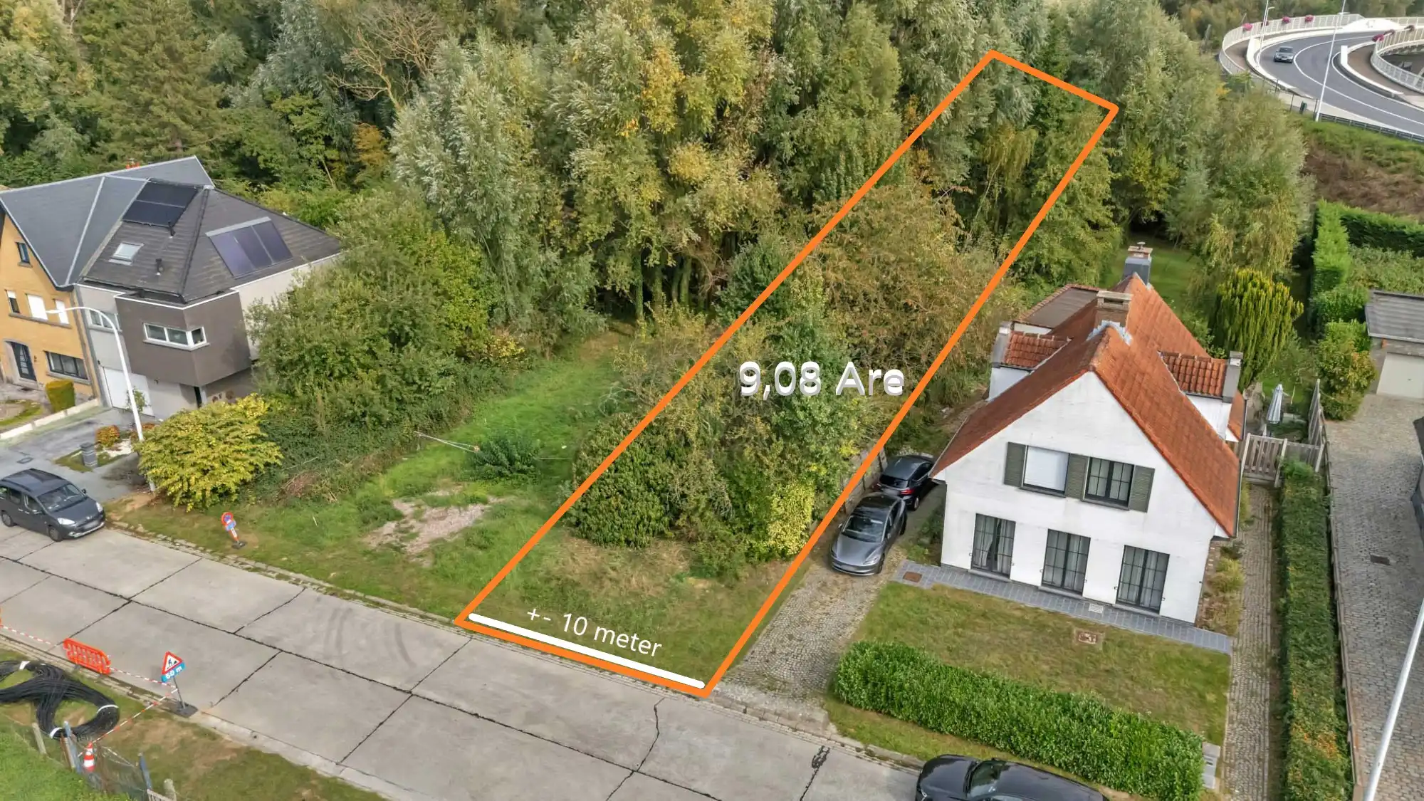 Strategisch doch rustig gelegen perceel bouwgrond voor HOB foto {{pictureIndex}}