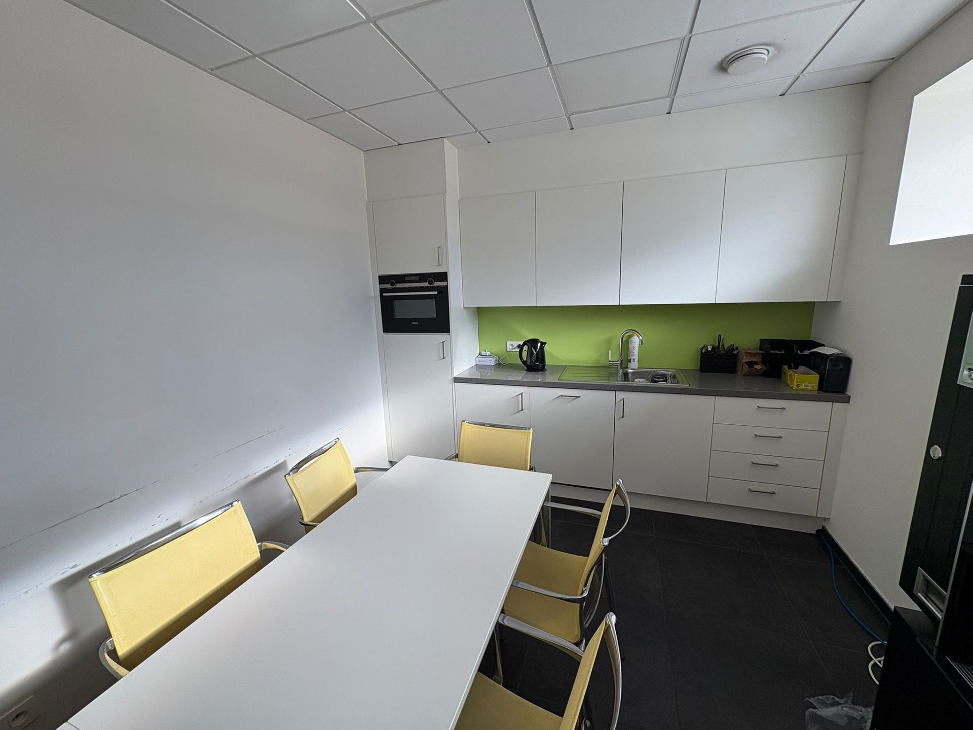 Instapklare Kantoooruimte 491 m² nabij R4 te huur foto 11