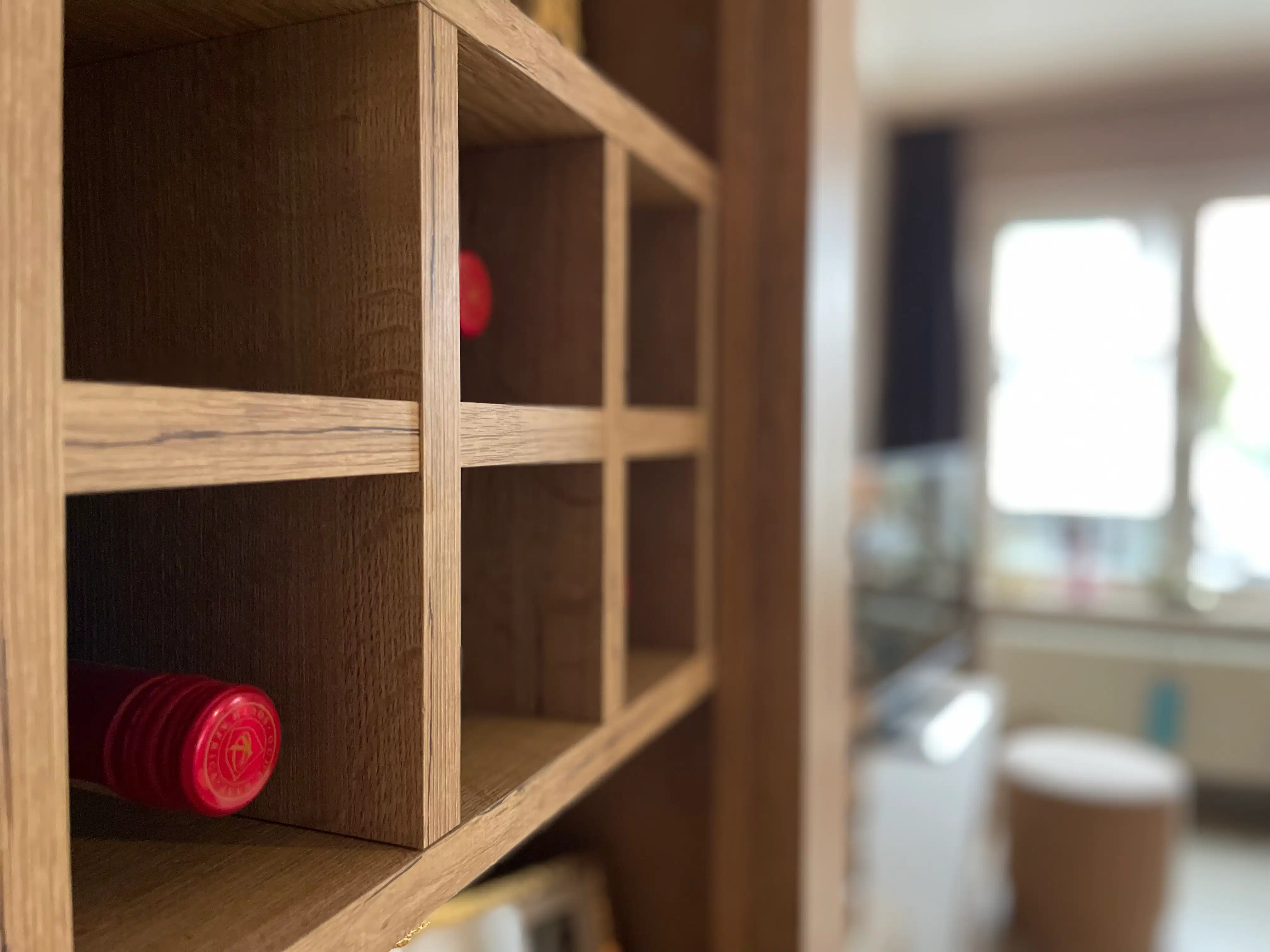 Aan Sint-Anneke 26 bus 101 te Sint-Truiden treffen we dit ruime appartement met drie slaapkamers, twee badkamers en kelder. De centrale ligging (200m van Grote Markt) zorgt voor een optimaal bereik van winkels, station, scholen en eveneens de groene omgeving van de stadsvesten en het stadspark. foto 14