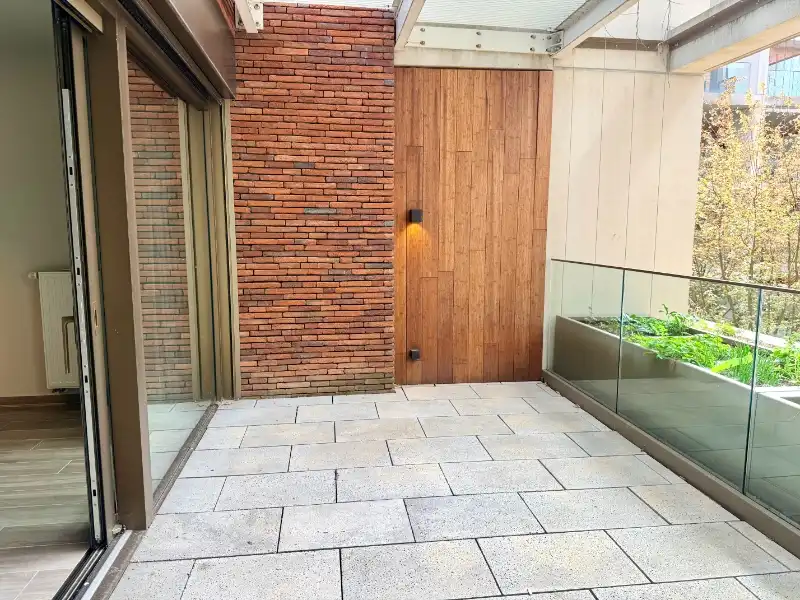 SERVICEFLAT MET GEZELLIG TERRAS foto 2