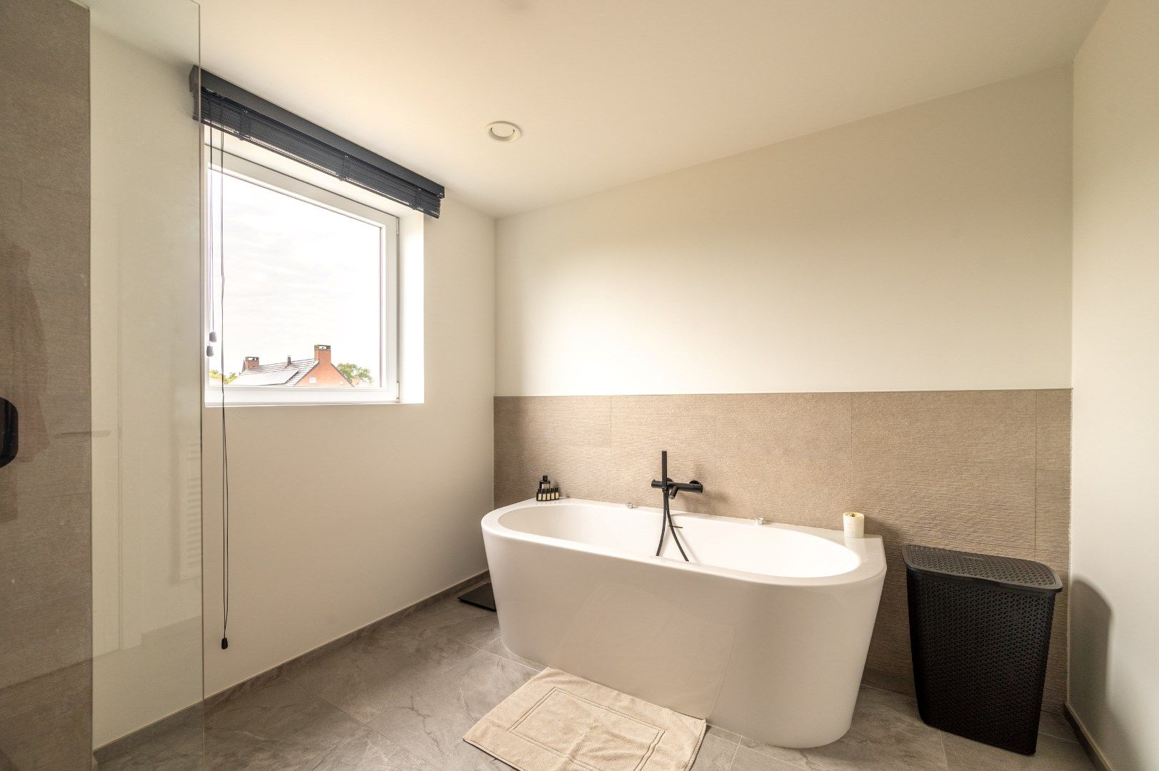 Luxueus afgewerkte alleenstaande woning op 481 m² foto 26