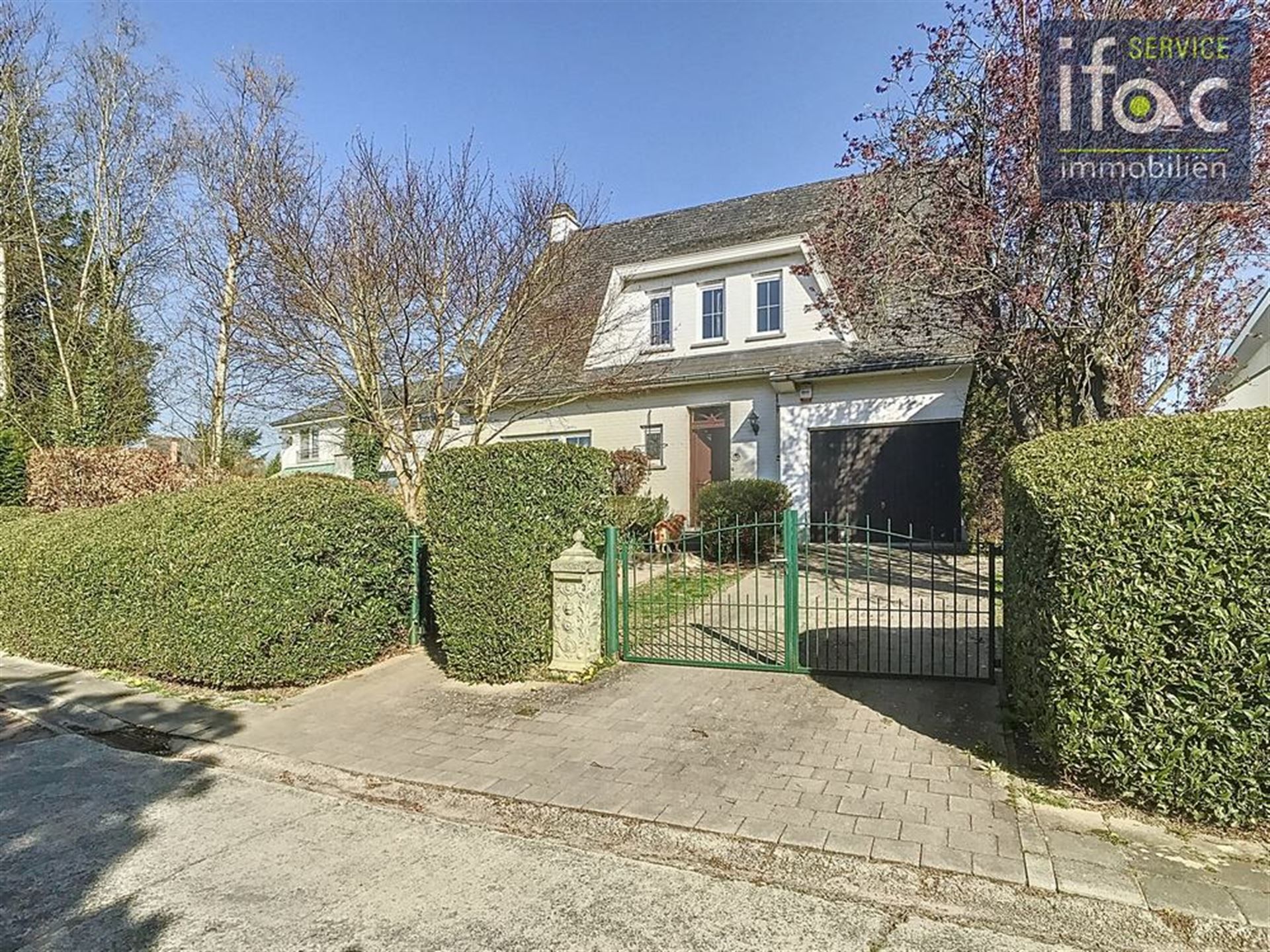 Villa foto {{pictureIndex}}
