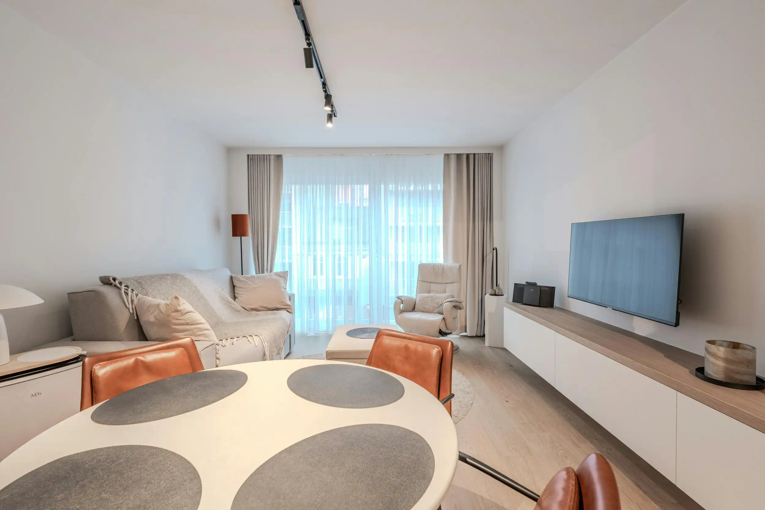 Stijlvol gerenoveerde studio op toplocatie foto 2