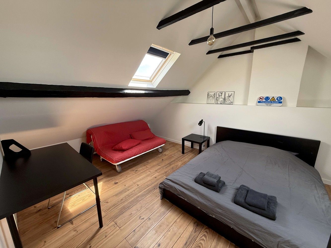 Recent gerenoveerd en volledig gemeubeld rijhuis met tuin te huur foto 21