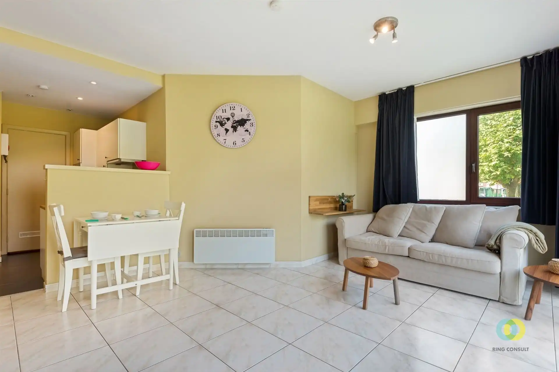 Gemeubeld appartement **VERHUURD** foto 2