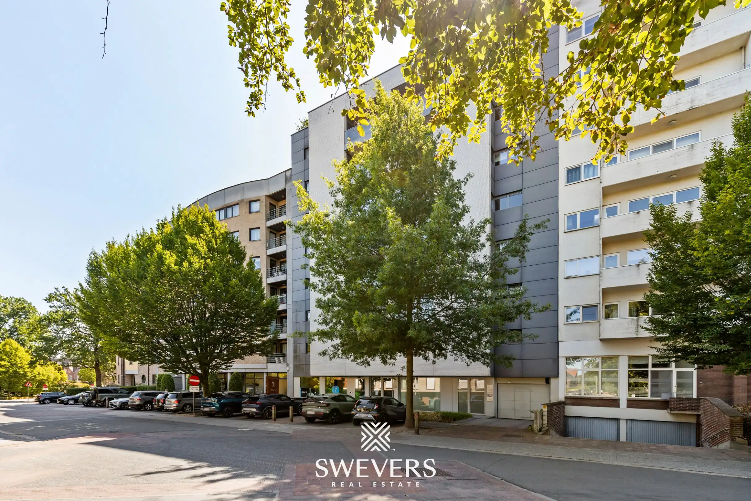 Exclusief penthouse met veel lichtinval en ruim panoramisch terras met prachtig ver uitzicht in centrum Genk foto 29