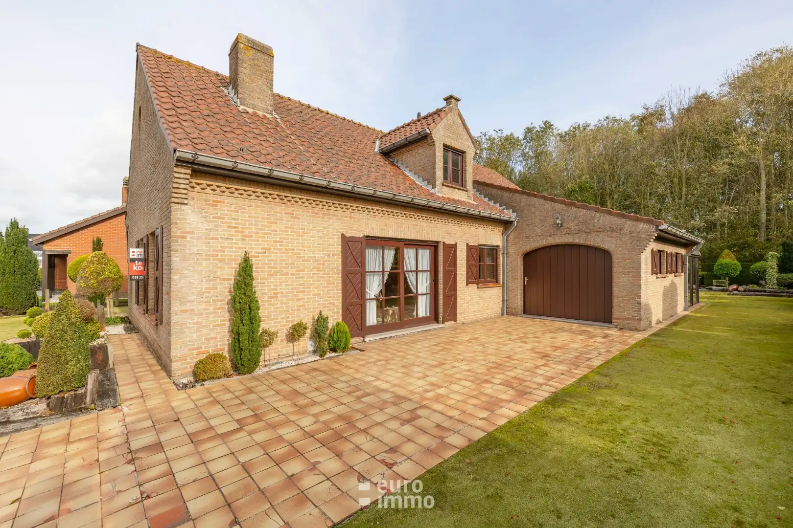 Alleenstaande villa op werkelijke topligging foto 2