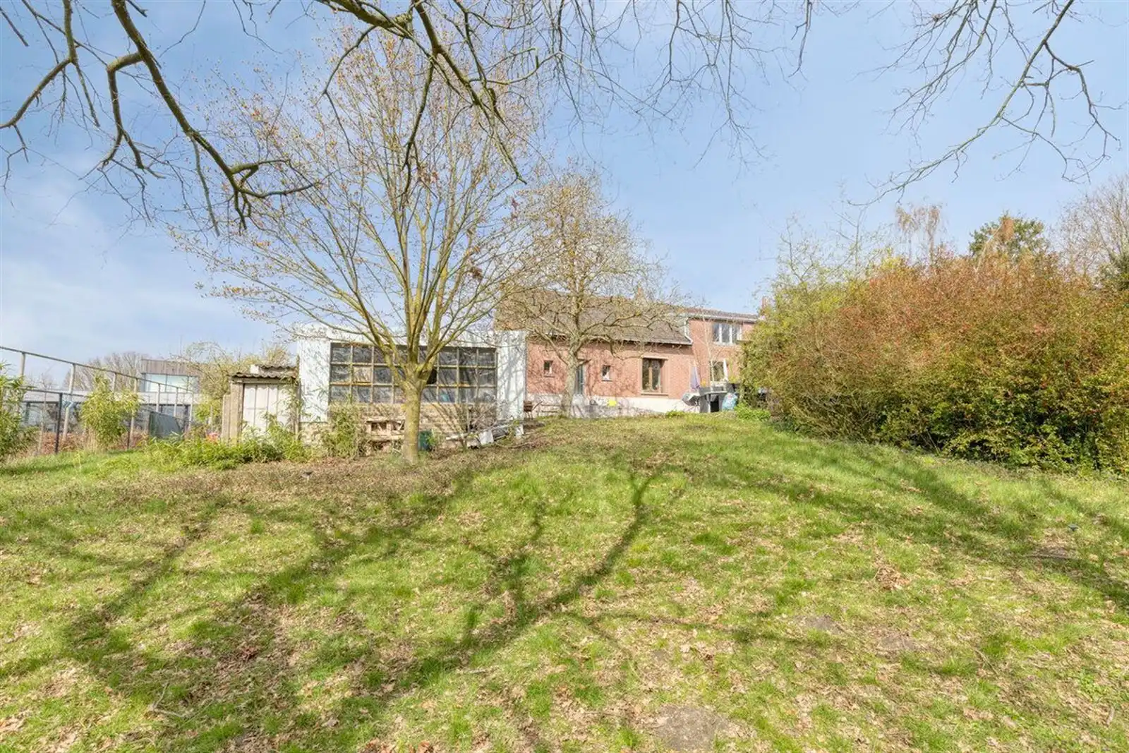Twee- drigevelwoningen te renoveren. foto 32