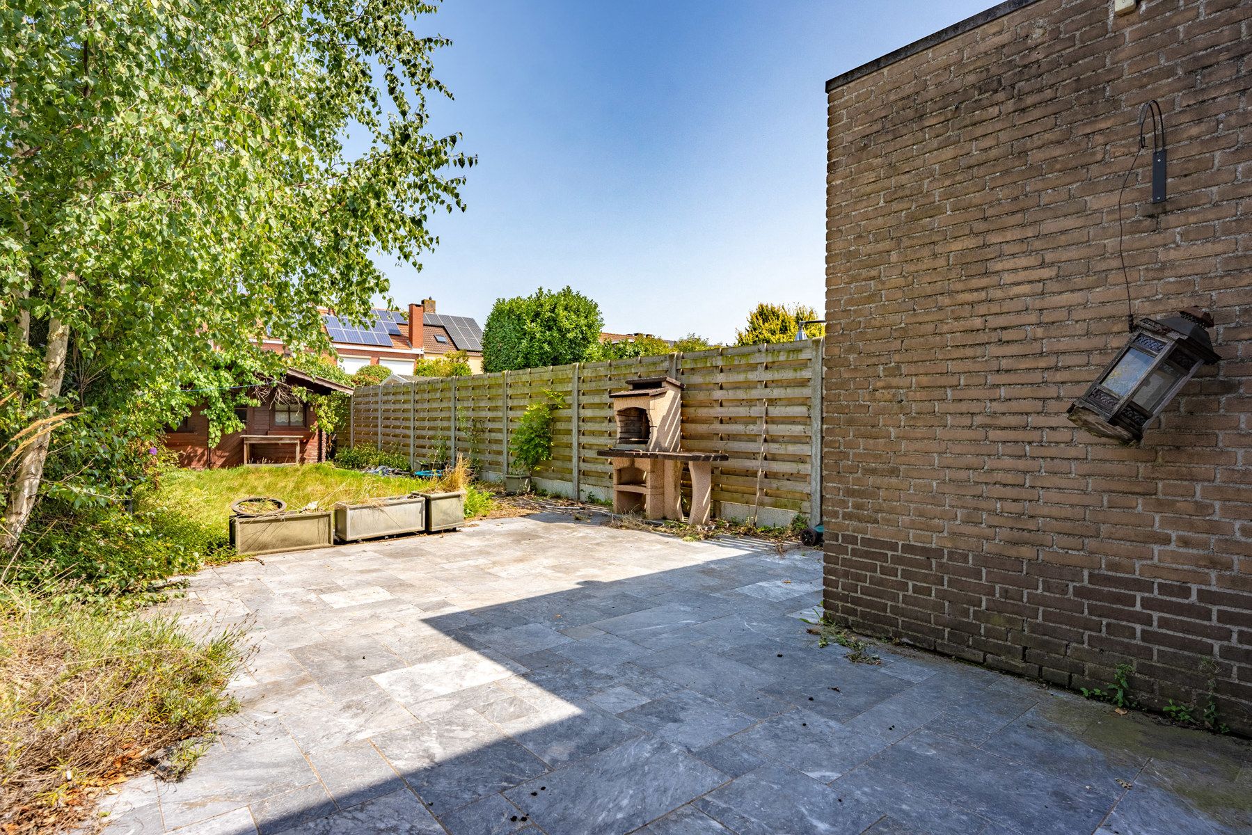 Instapklare woning met 5 slpk, 2 bdk en tuin op een rustige ligging! foto {{pictureIndex}}