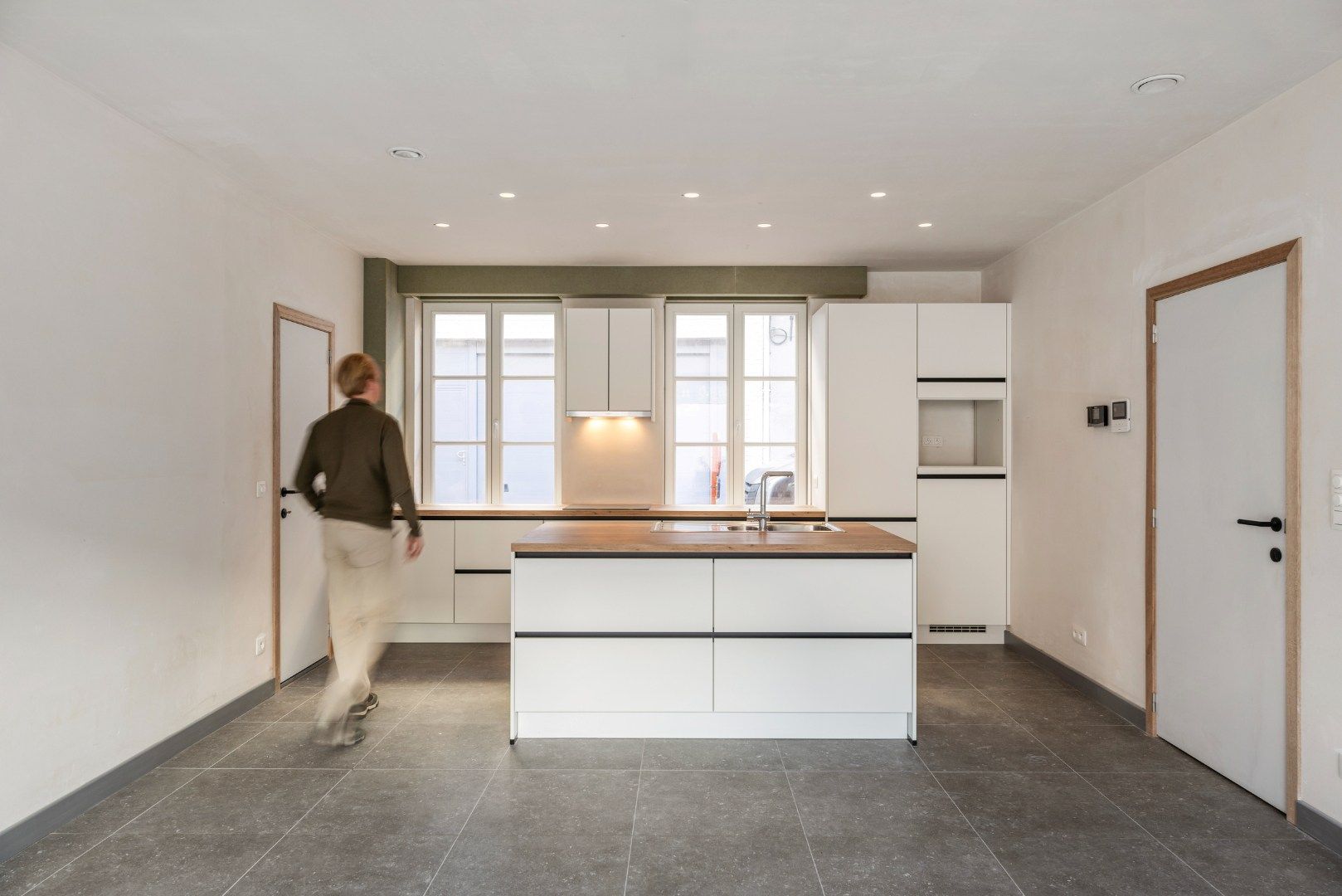 af te werken kangoeroewoning met binnentuin binnen de Brugse Reien foto 6