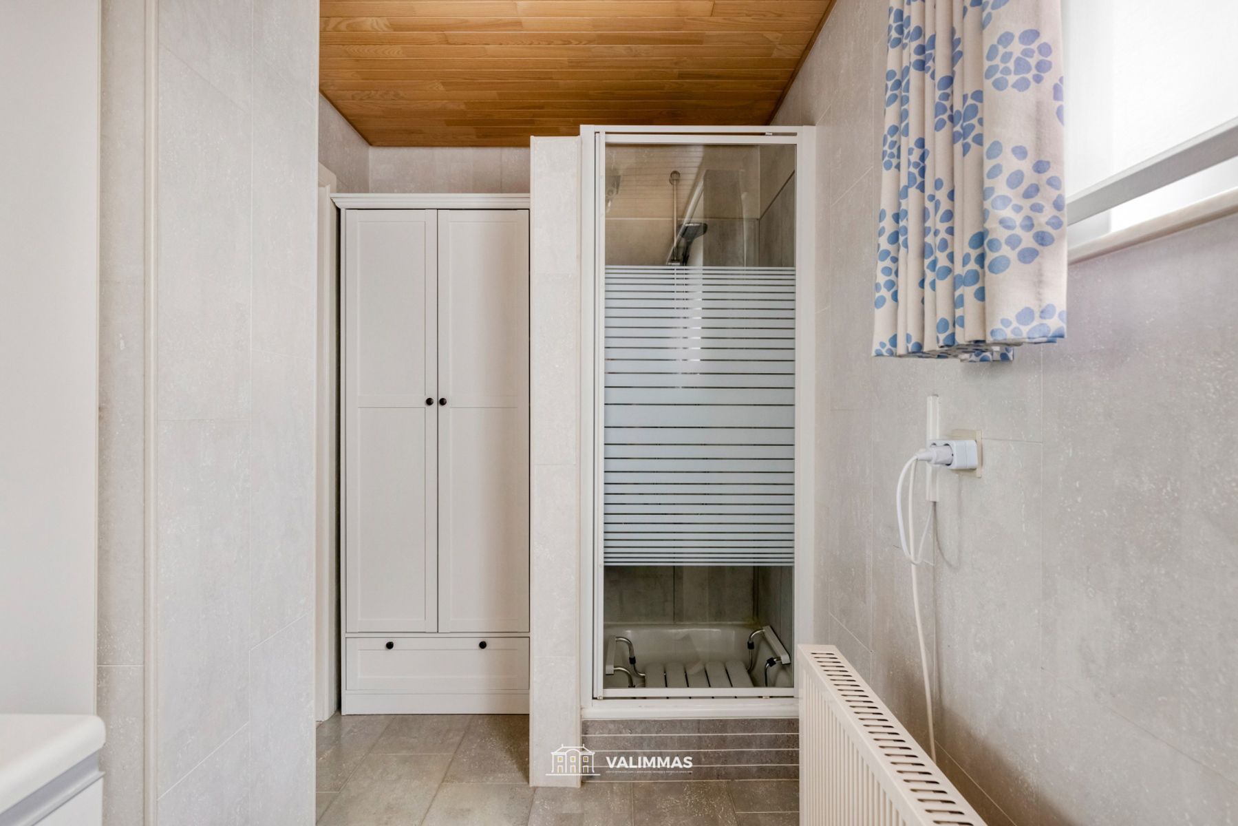 Residentieel gelegen driegevelwoning met mooie tuin & garage foto 12